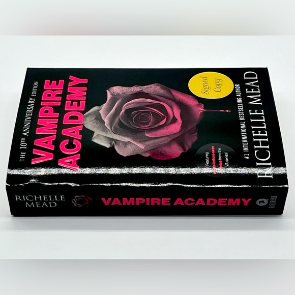 NEW Signed 10th Anniversary Edition of Vampire Academy by Richelle Mead - Picture 9 of 15